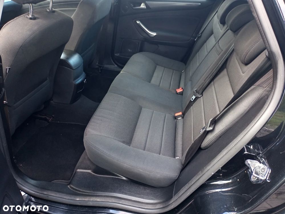 Ford Mondeo - 12