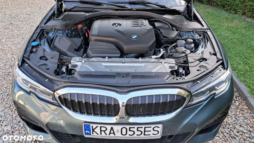 BMW Seria 3 330i M Sport - 32
