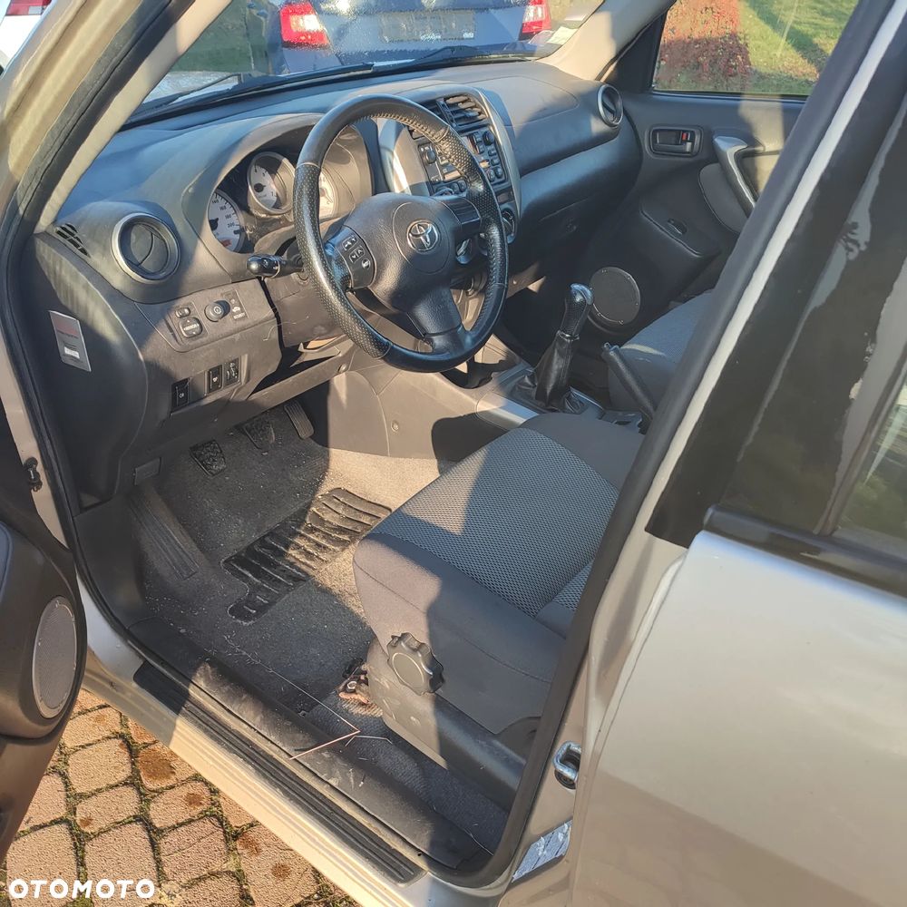 Toyota RAV4 2.0 D-4D 4x4 - 9