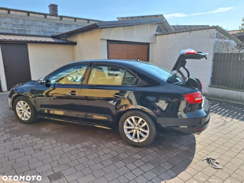 Volkswagen Jetta 2.0 TDI DPF BMT Trendline - 4