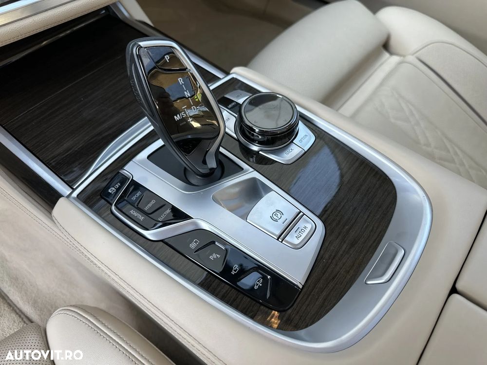 BMW Seria 7 745Le - 19