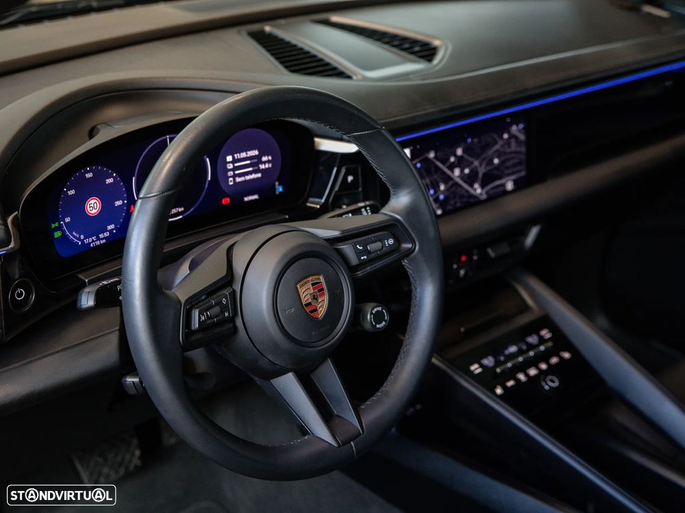 Porsche Macan Electric - 17