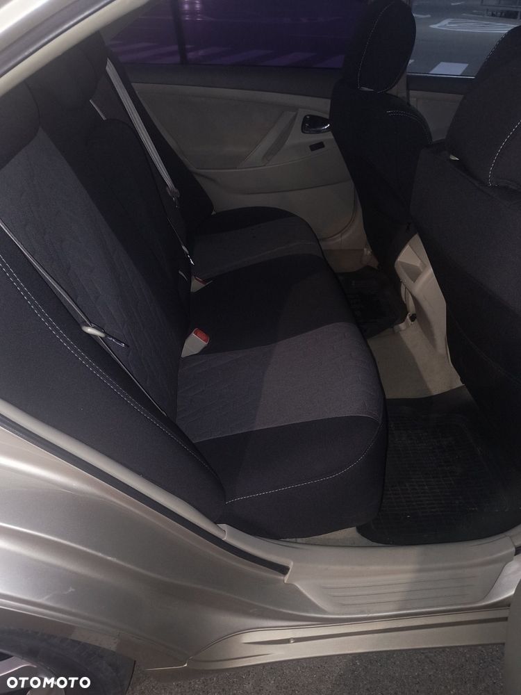 Toyota Camry - 11