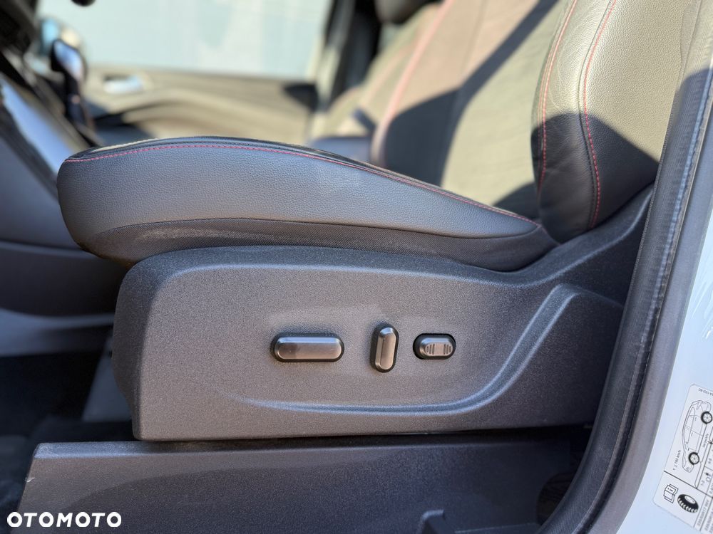 Ford Kuga 2.0 TDCi 4x4 ST-Line - 30