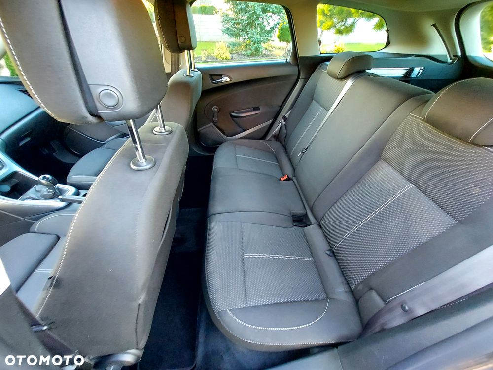 Opel Astra 1.4 Turbo Design Edition - 8