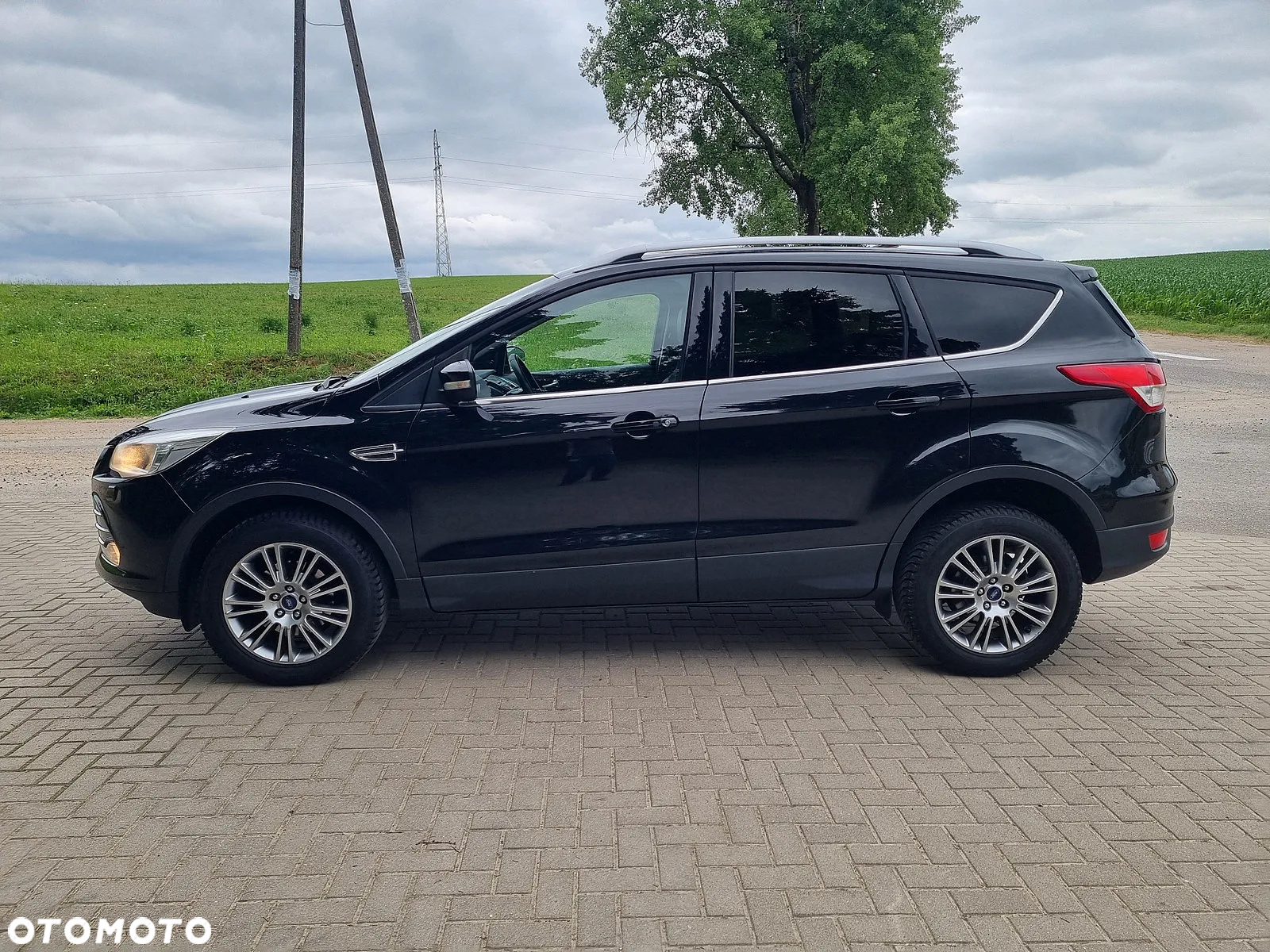 Ford Kuga 1.6 EcoBoost 2x4 Titanium - 2