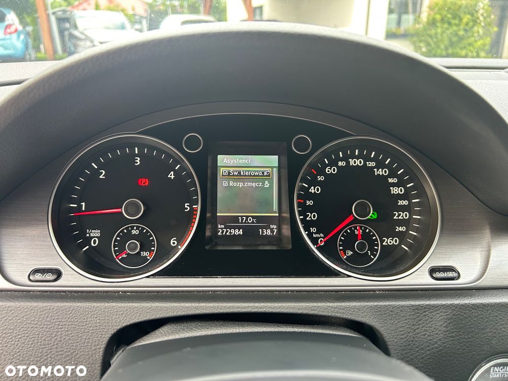 Volkswagen Passat 2.0 TDI DSG BlueMotion Technology R-Line - 8