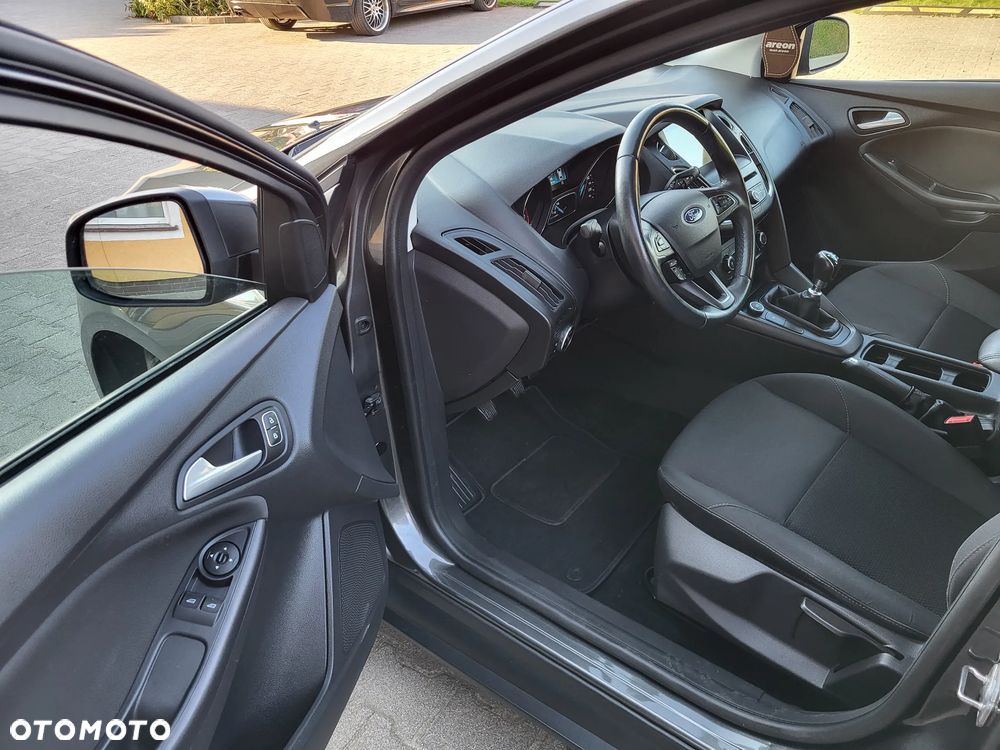 Ford Focus - 23
