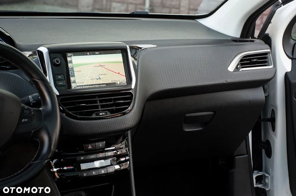 Peugeot 208 PureTech 110 Stop & Start Tech Edition - 28
