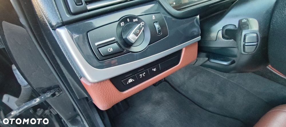 BMW Seria 5 525d Luxury Line - 26