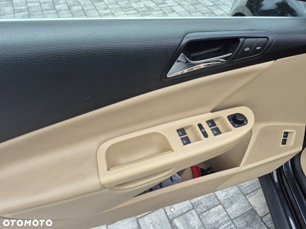 Volkswagen Passat - 11