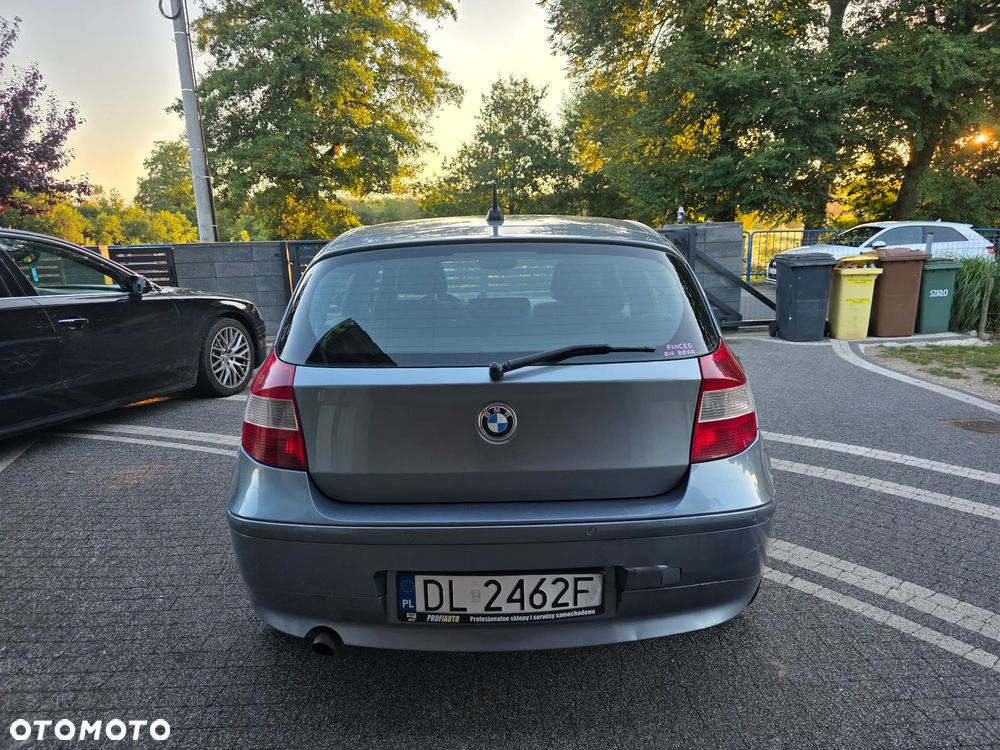 BMW Seria 1 120i - 4