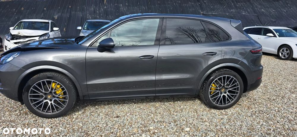 Porsche Cayenne - 6