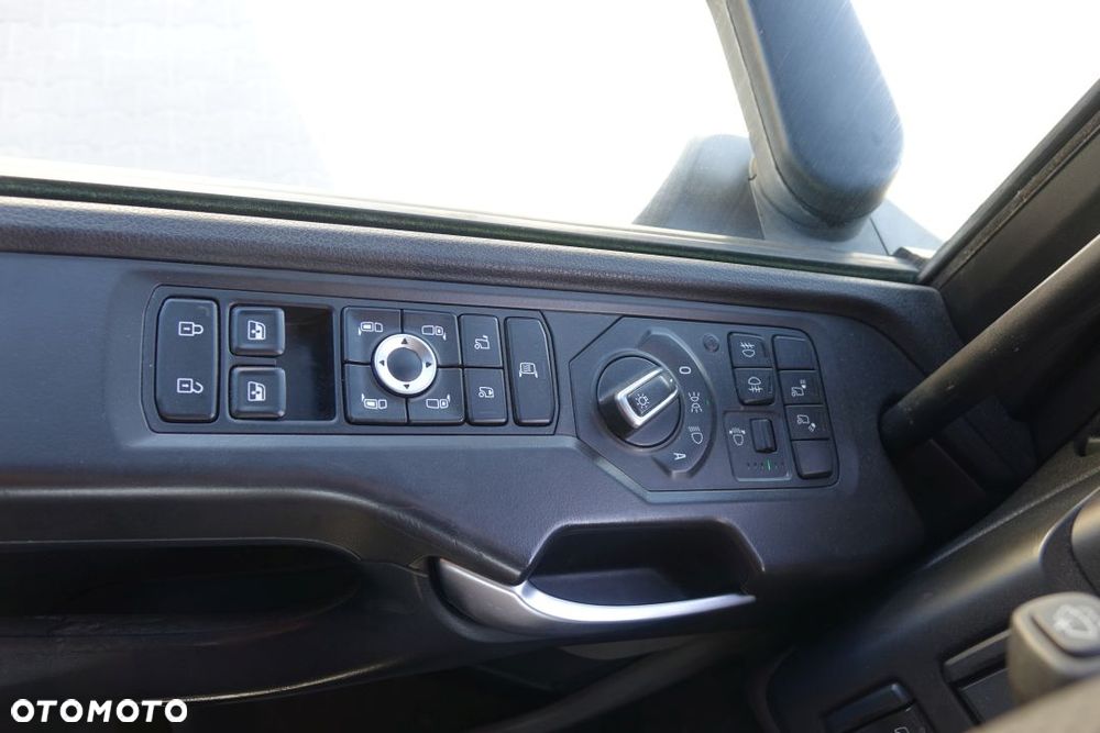 Scania R450 / EURO 6 / STANDARD/ AUTOMAT / RETARDER / LODÓWKA / NAWIGACJA / KLIMATYZACJA POSTOJOWA / 2 ZBIORNIKI - 32