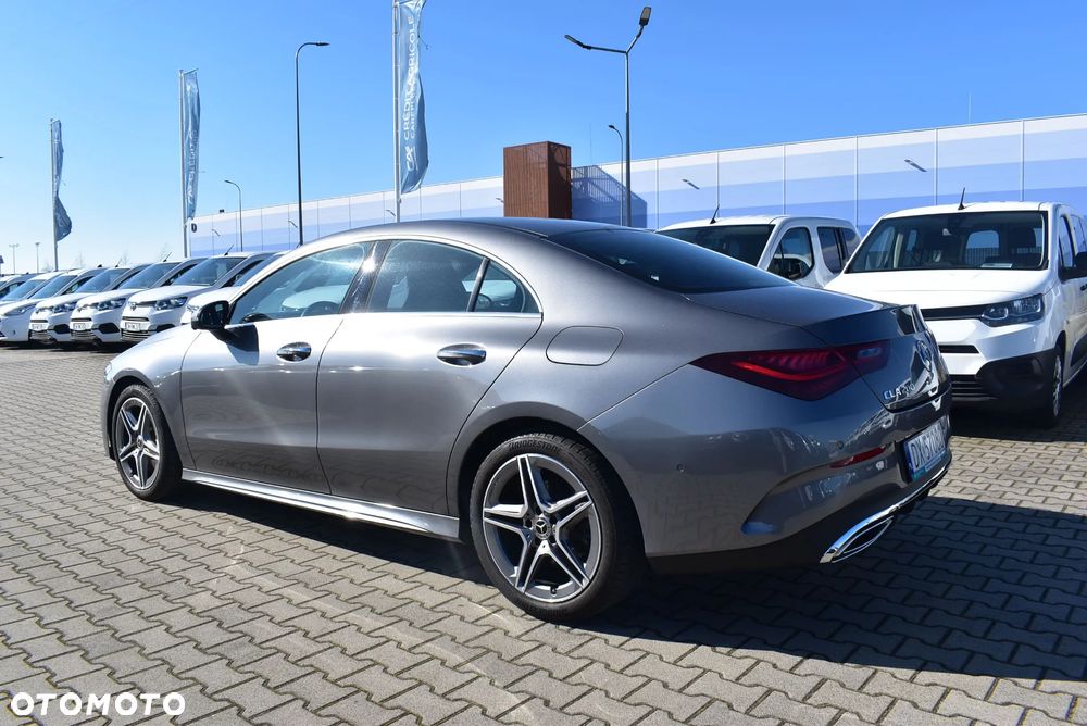 Mercedes-Benz CLA 200 7G-DCT - 8