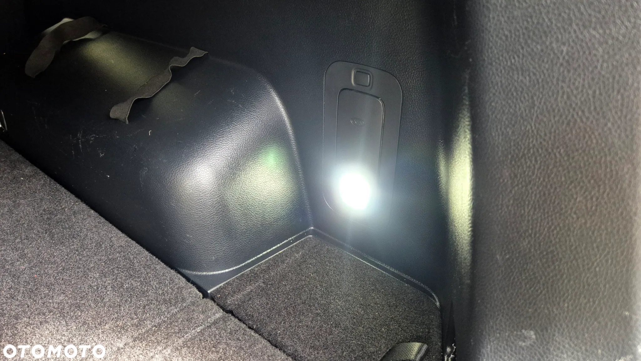 Kia Carens 1.6 GDI Dream Team Edition - 18
