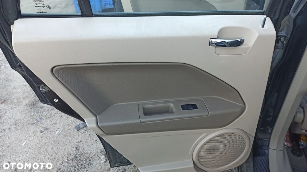 DODGE CALIBER 2.0 Diesel 141KM - 7