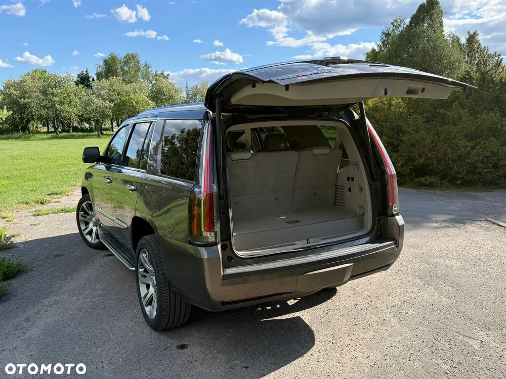 Cadillac Escalade - 14