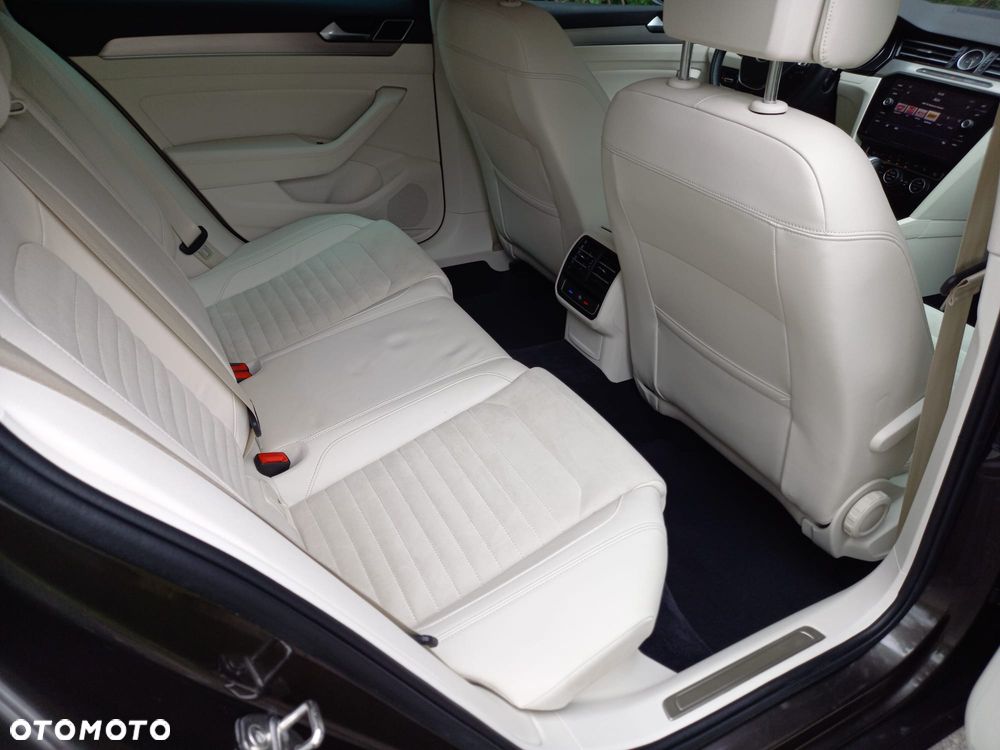Volkswagen Passat 2.0 TDI SCR DSG Highline - 11