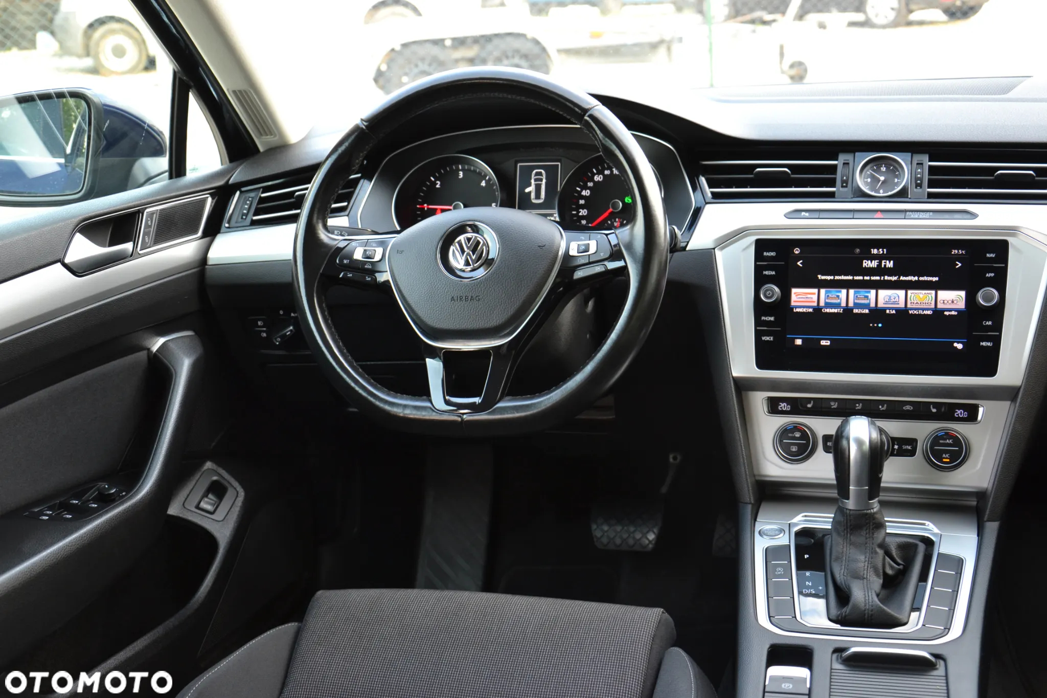 Volkswagen Passat Variant 2.0 TDI DSG (BlueMotion Technology) Comfortline - 22