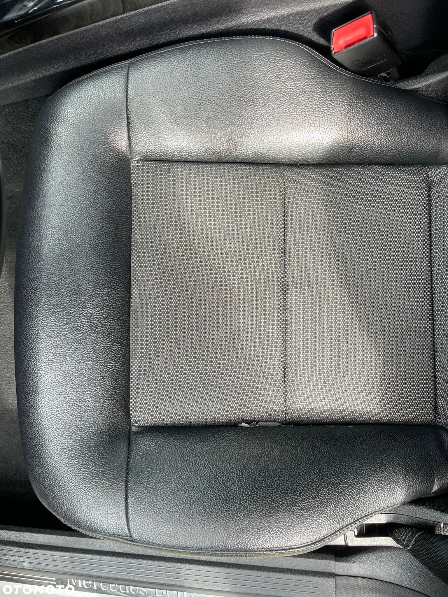 Mercedes-Benz Klasa E 220 T CDI DPF BlueEFFICIENCY 7G-TRONIC Avantgarde - 18