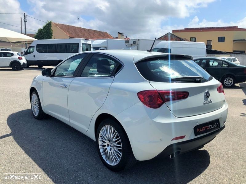 Alfa Romeo Giulietta 1.6 JTDM Exclusive - 7