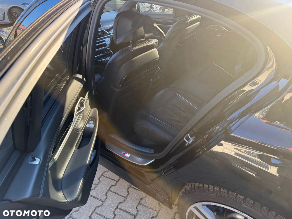 BMW Seria 7 750i xDrive - 13