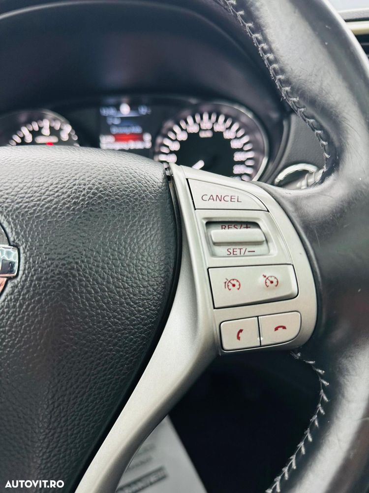 Nissan Qashqai 1.2 DIG-T TEKNA - 28