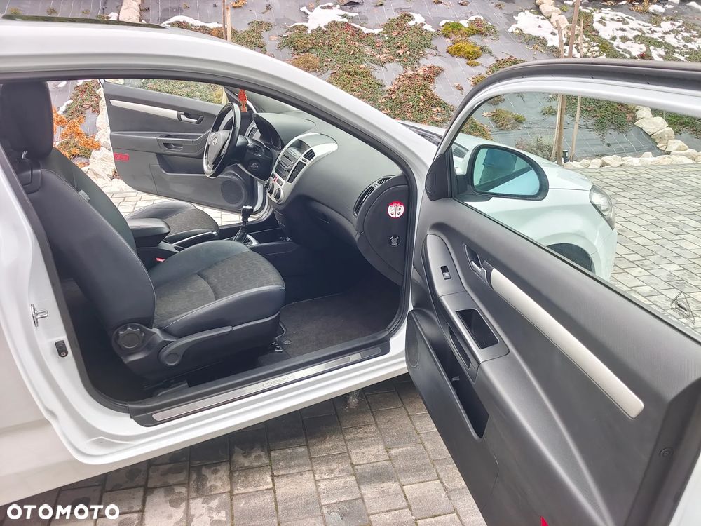 Kia ProCeed 1.6 CVVT ISG Vision - 18