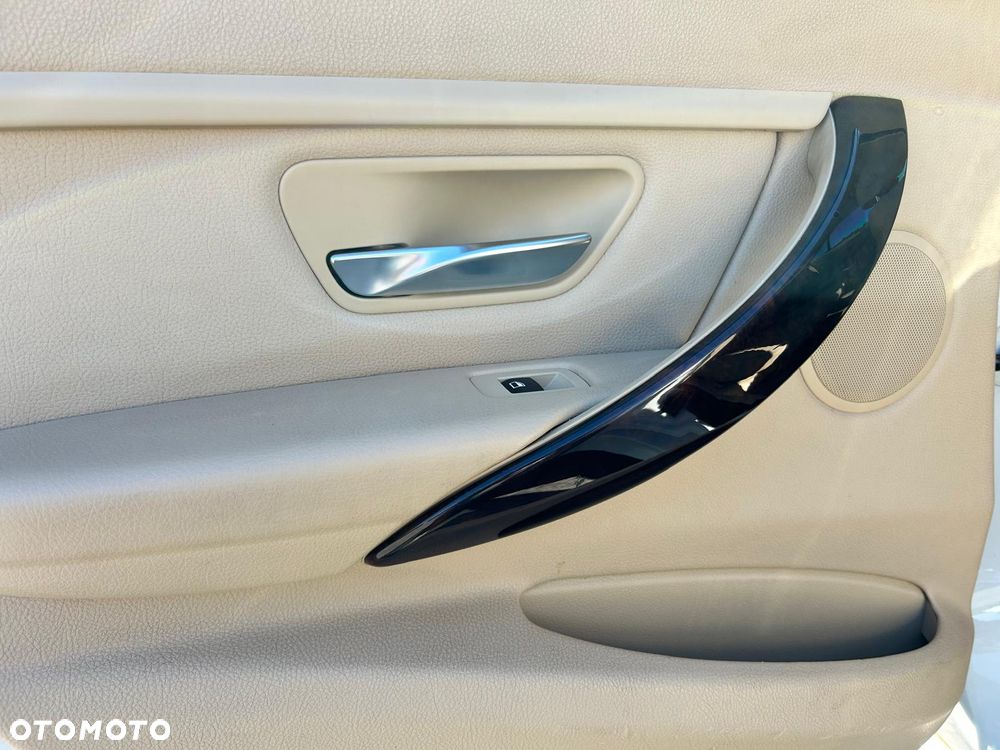 BMW Seria 3 320i - 29