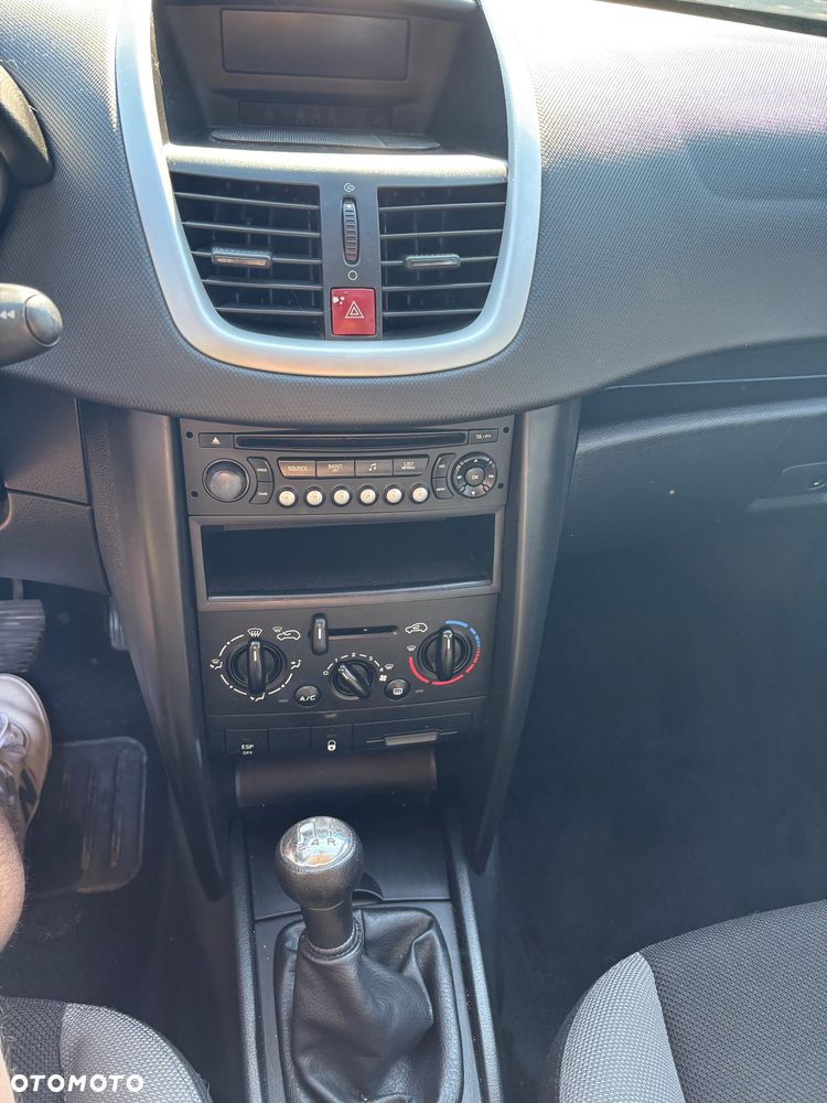 Peugeot 207 - 6