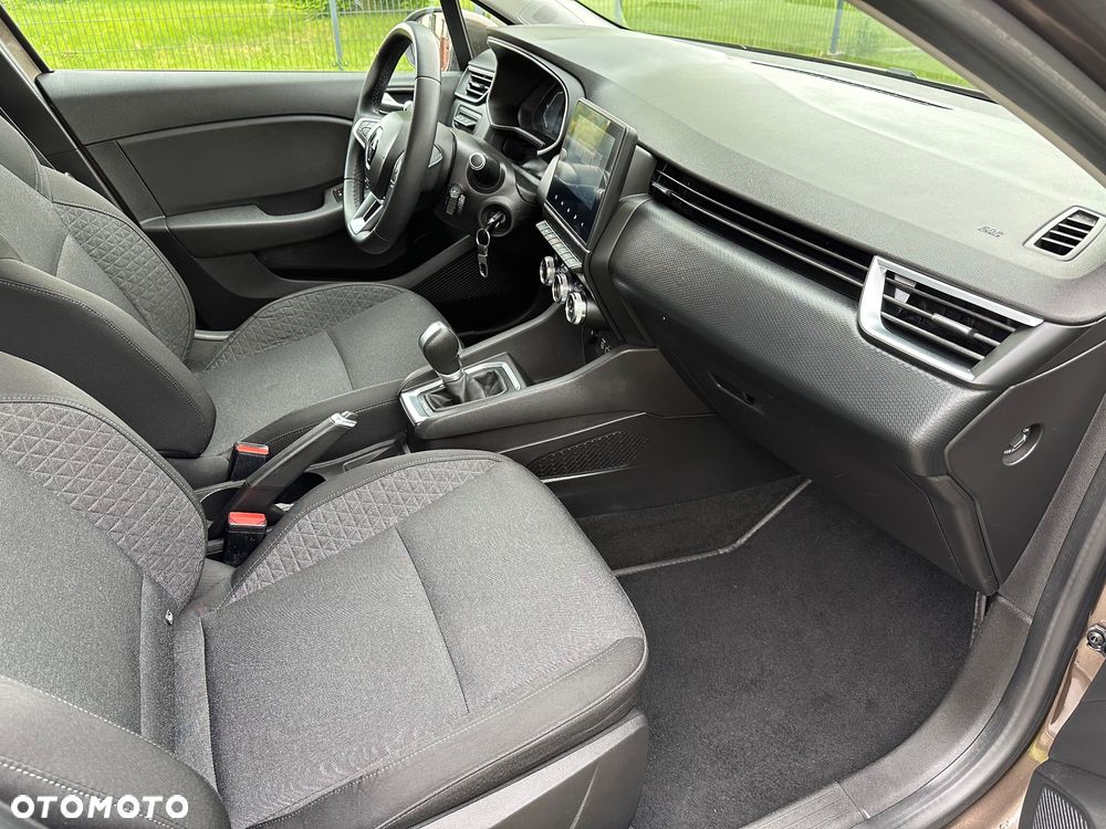 Renault Clio E-TECH Hybrid 140 INTENS - 26