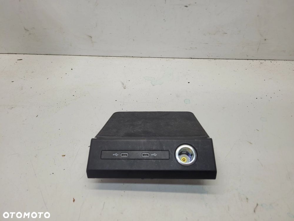GNIAZDO PORT USB TYP C AUDI Q4 E-TRON Q3 89A035736 89A864131 - 1