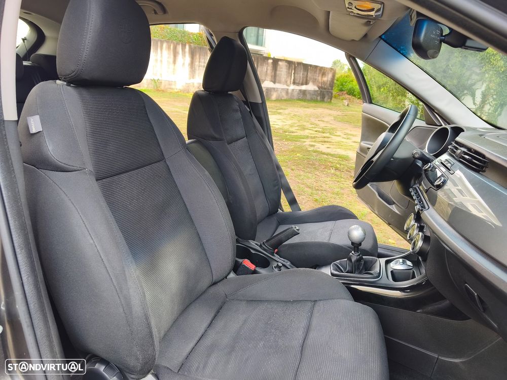 Alfa Romeo Giulietta 1.6 JTDM Distinctive - 16