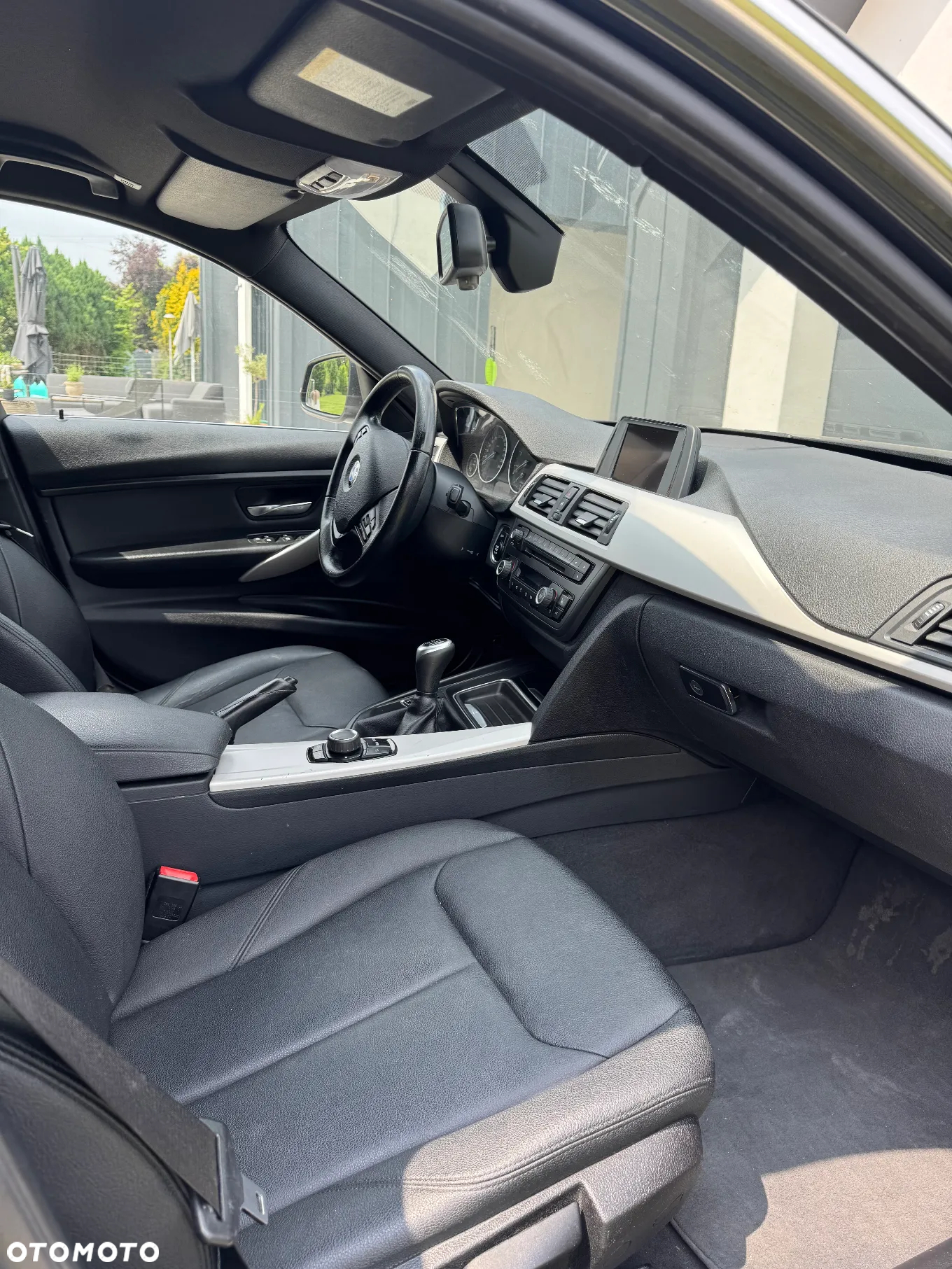 BMW Seria 3 318d DPF Touring - 14