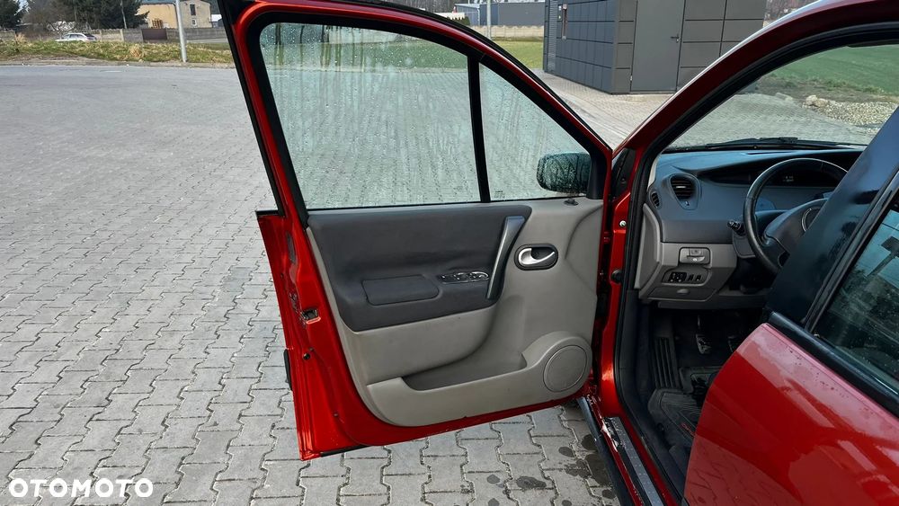 Renault Scenic 1.9 dCi FAP Conquest - 11