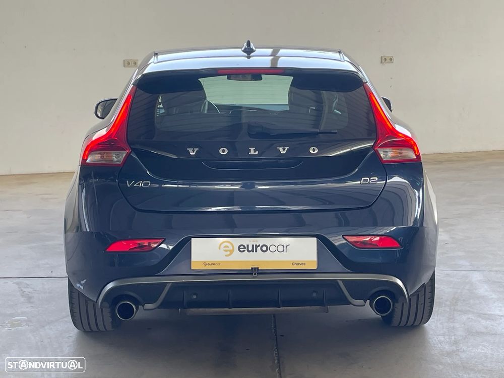 Volvo V40 D2 R Design - 4