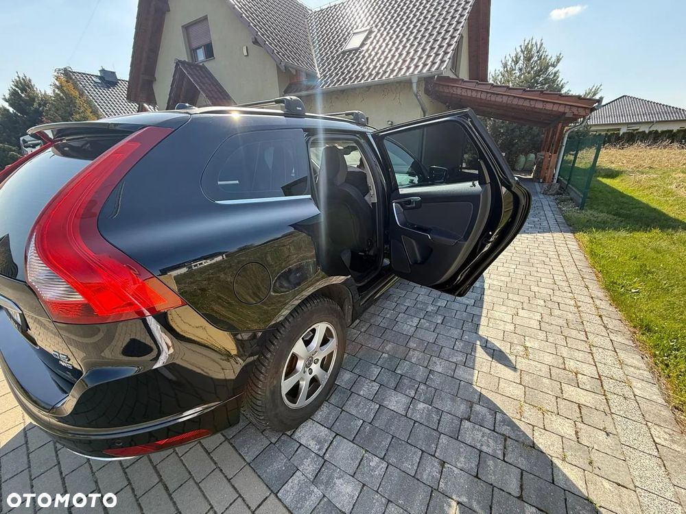 Volvo XC 60 D5 AWD Momentum - 5
