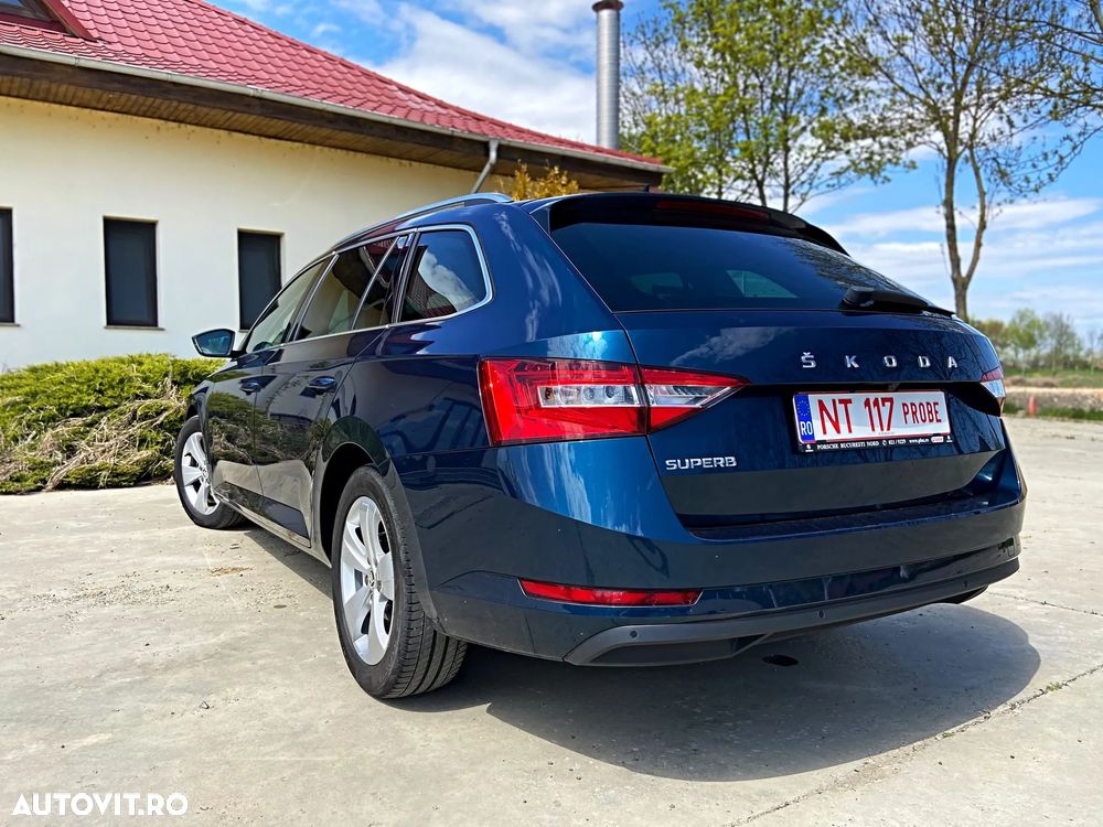 Skoda Superb 2.0 TDI DSG Premium Edition - 8