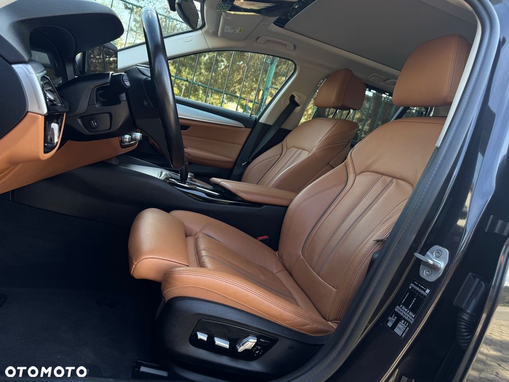 BMW Seria 5 520i Sport Line - 21