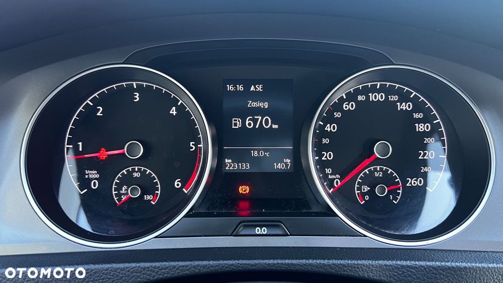 Volkswagen Golf - 11