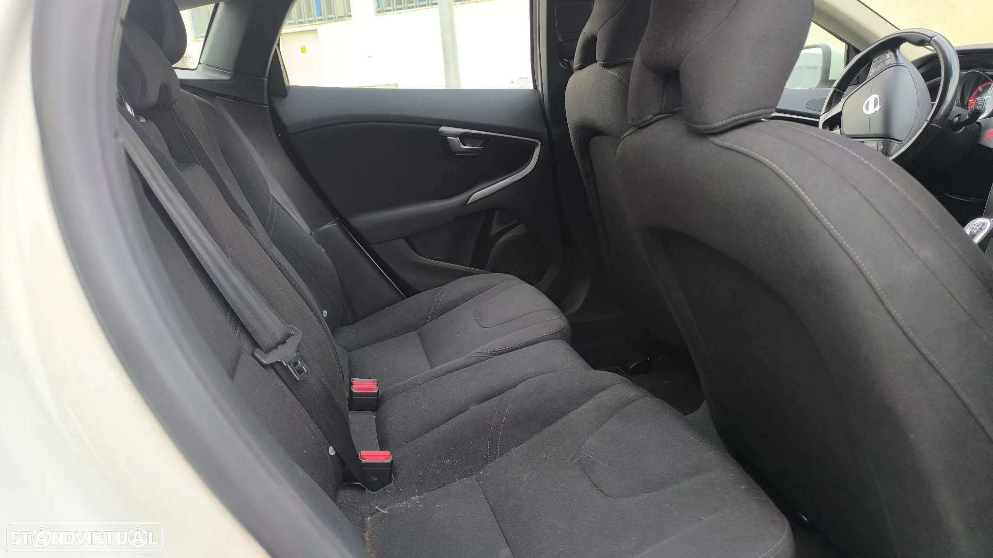 Volvo V40 1.6 D2 Eco Momentum - 14