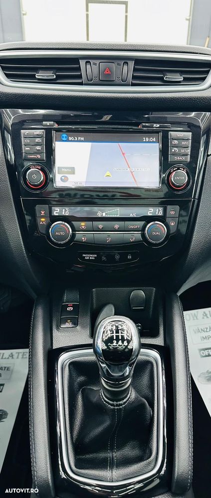 Nissan Qashqai 1.2 DIG-T TEKNA - 25