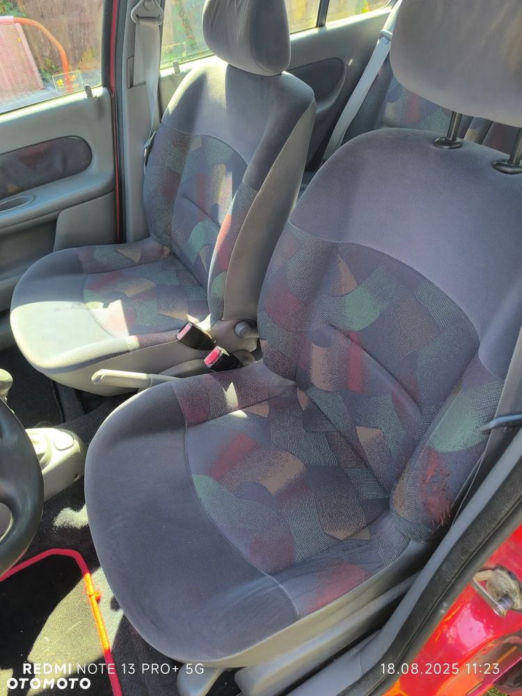 Renault Clio ver-1-2-free - 9