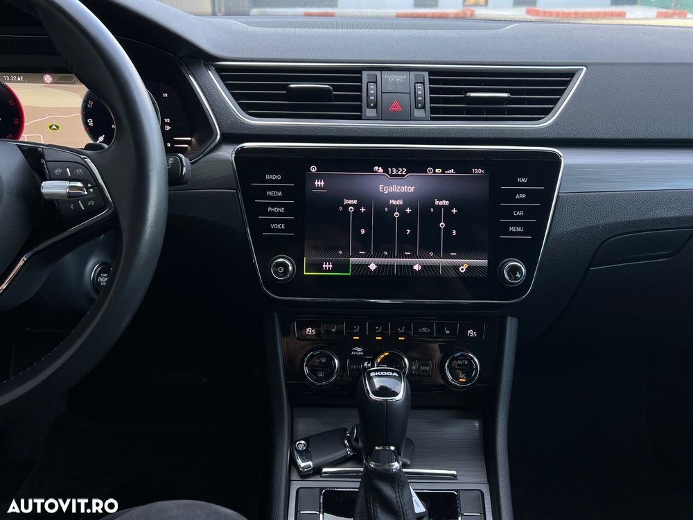 Skoda Superb 2.0 TDI DSG Premium Edition - 16