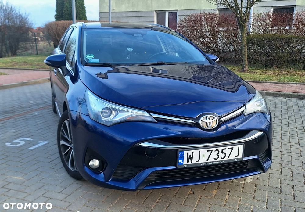 Toyota Avensis 1.8 Premium - 9