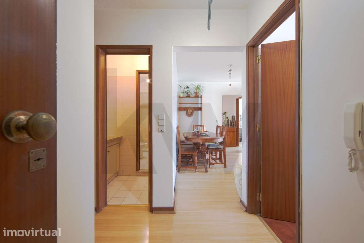 Apartamento T2 | Sto António dos Cavaleiros | Venda | - Grande imagem: 2/30