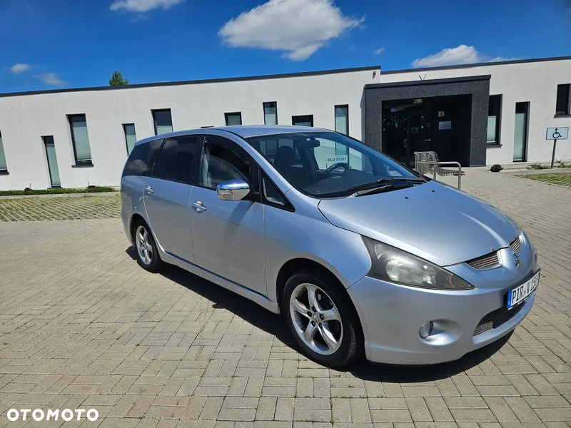Mitsubishi Grandis - 15