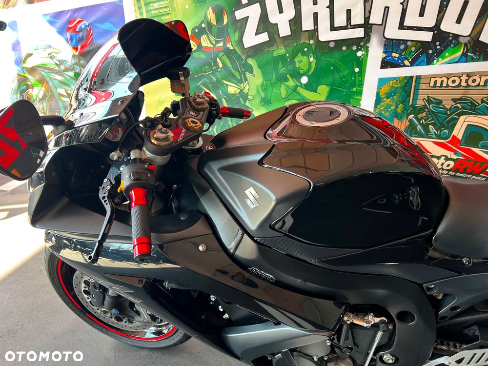 Suzuki GSX-R - 23