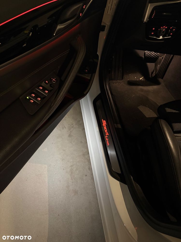 BMW Seria 5 520d xDrive Sport Line sport - 2